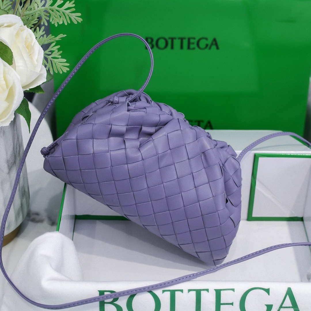 BV 585852 Bottega Veneta Mini Pouch Mini intrecciato leather clutch with strap Purple