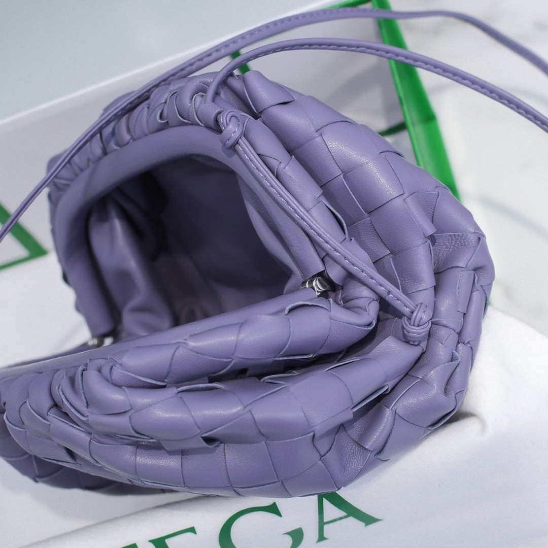 BV 585852 Bottega Veneta Mini Pouch Mini intrecciato leather clutch with strap Purple