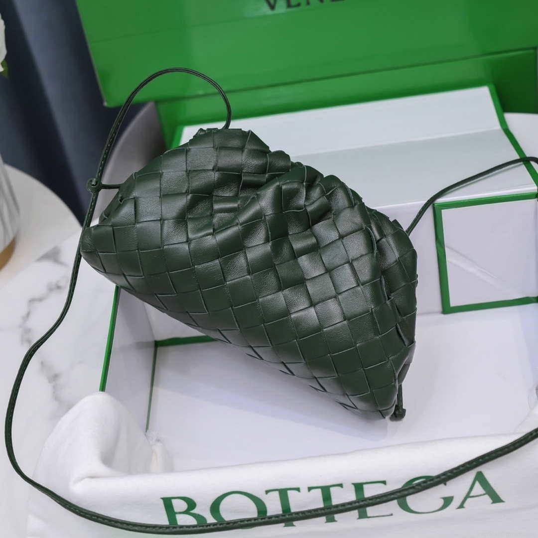 BV 585852 Bottega Veneta Mini Pouch intrecciato leather clutch with strap Dark Green