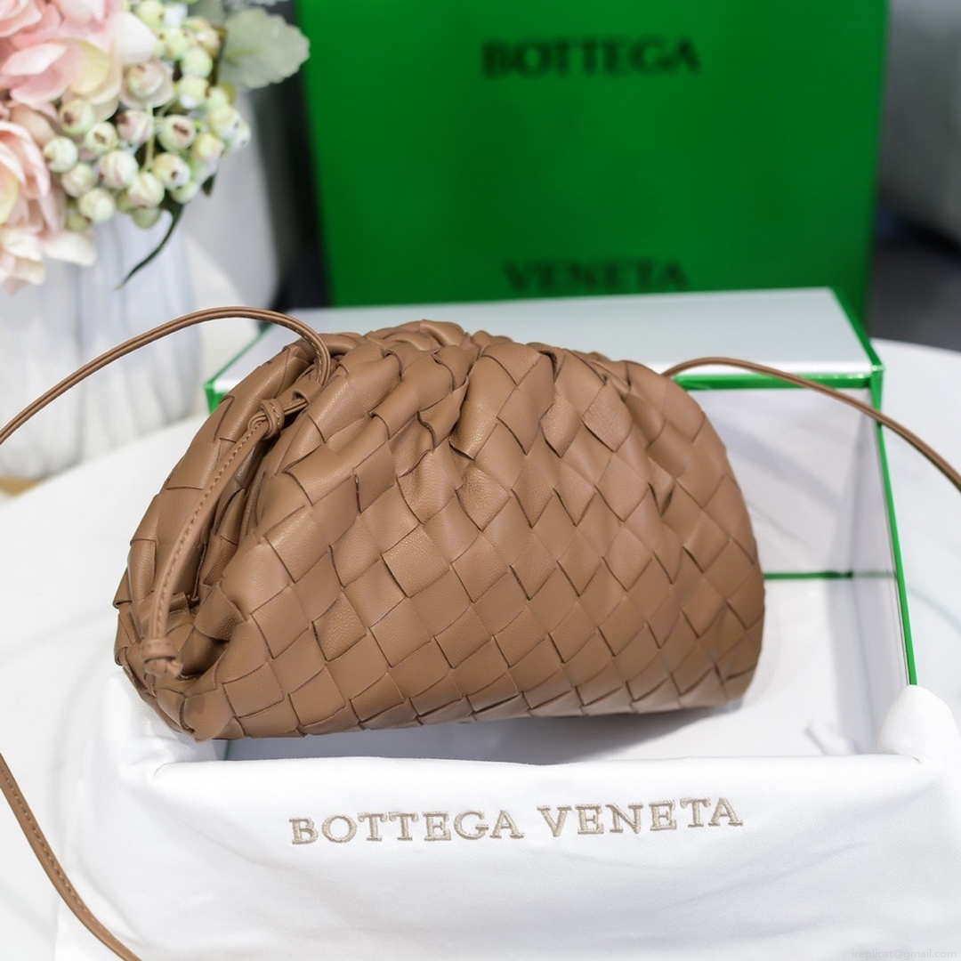 BV 585852 Bottega Veneta Mini Pouch intrecciato leather clutch with strap Brown