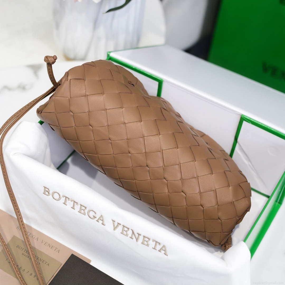 BV 585852 Bottega Veneta Mini Pouch intrecciato leather clutch with strap Brown