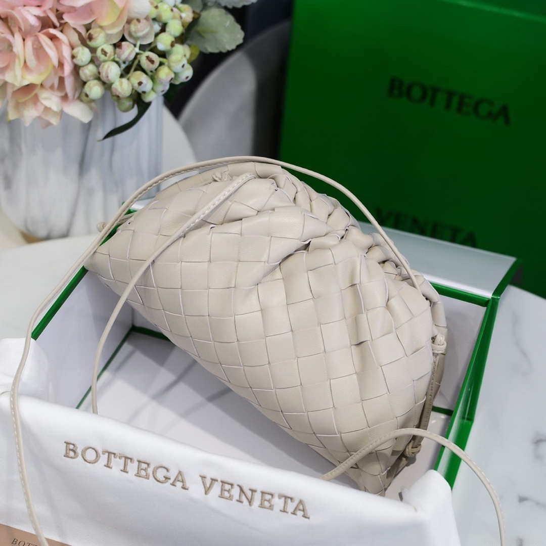 BV 585852 Bottega Veneta Mini Pouch intrecciato leather clutch with strap Beige