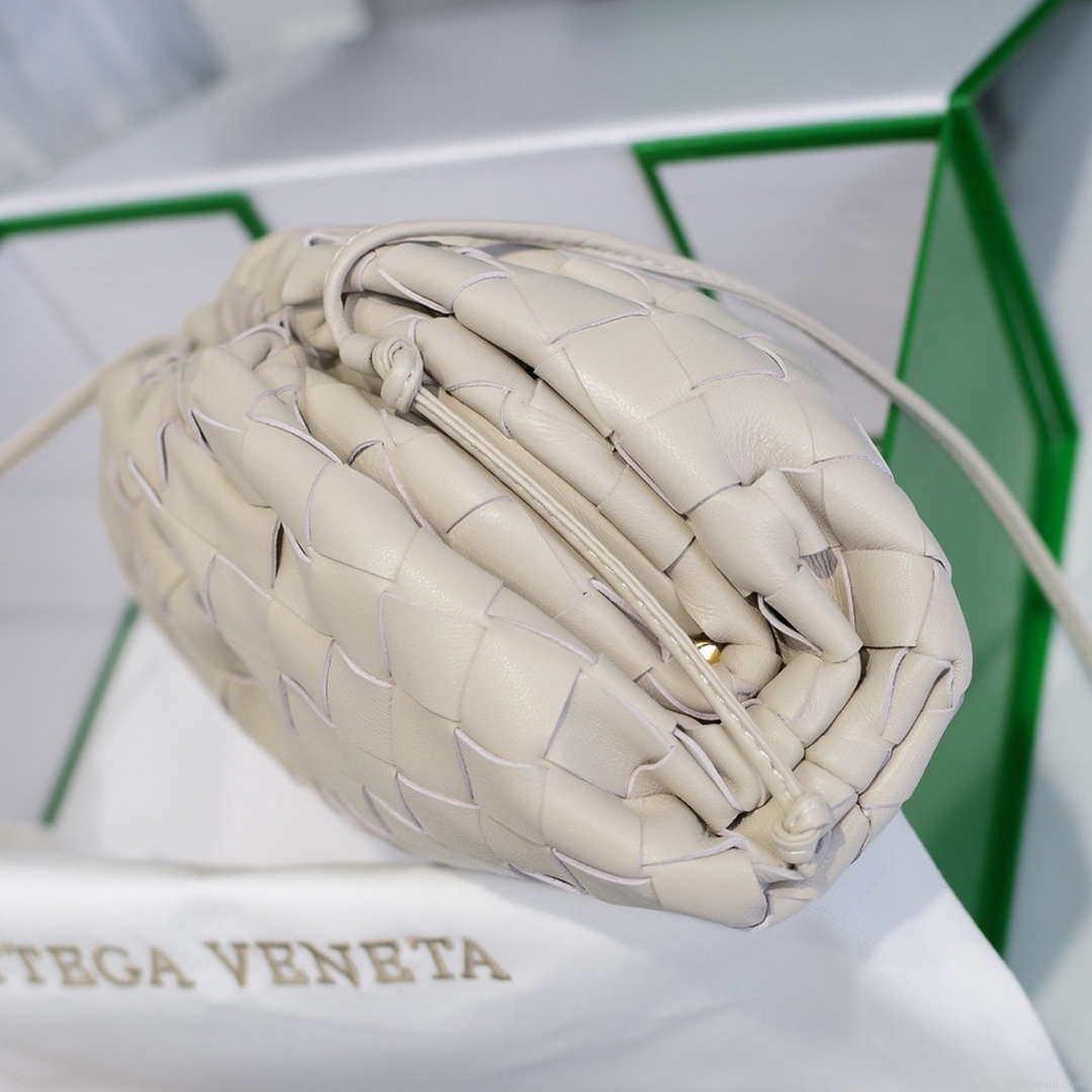 BV 585852 Bottega Veneta Mini Pouch intrecciato leather clutch with strap Beige