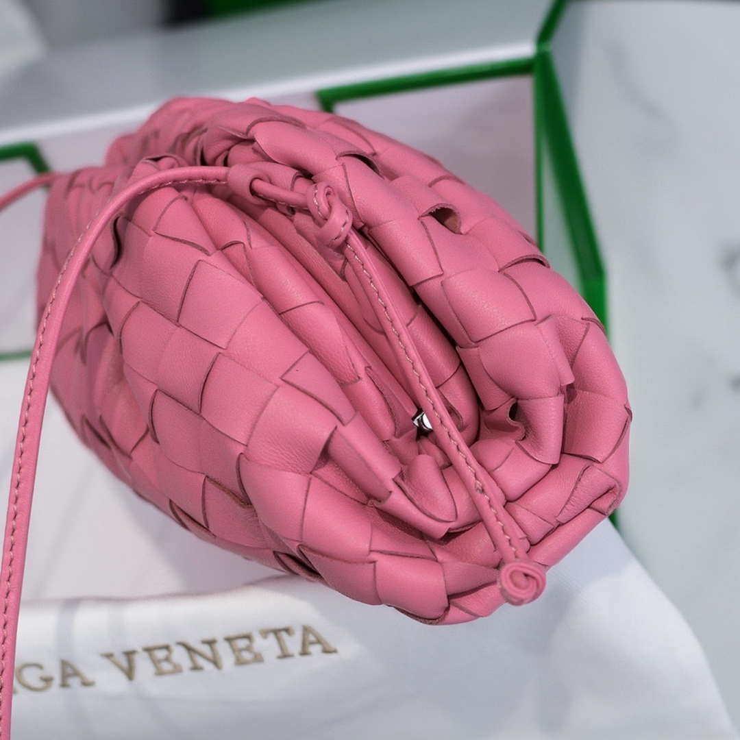 BV 585852 Bottega Veneta Mini Pouch intrecciato leather clutch with strap Pink