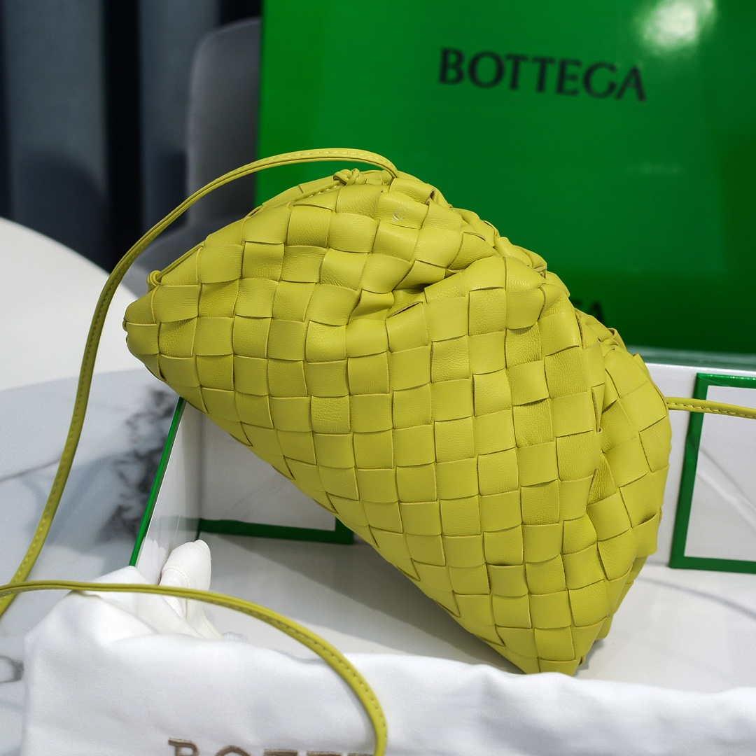 BV 585852 Bottega Veneta Mini Pouch intrecciato leather clutch with strap Lemon Green