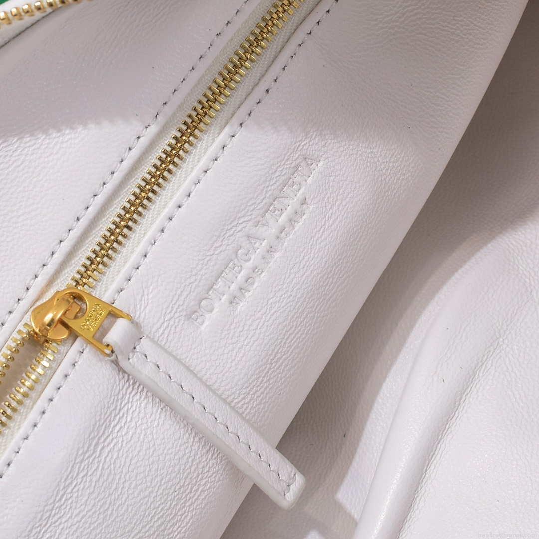 Bottega Veneta BV 690225 Teen Jodie intrecciato leather shoulder bag White