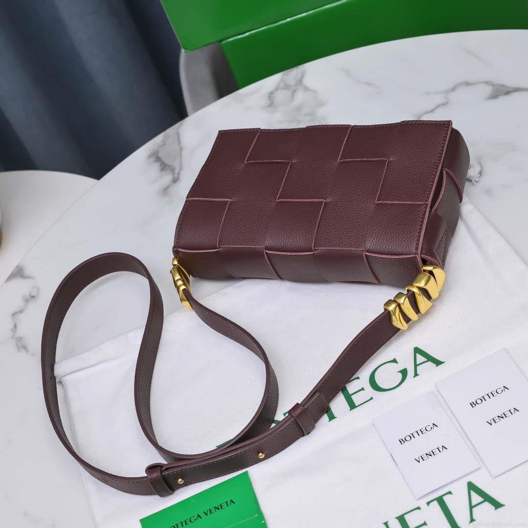 Bottega Veneta BV 666870 Cassette Intreccio grained leather cross-body bag Wine Red