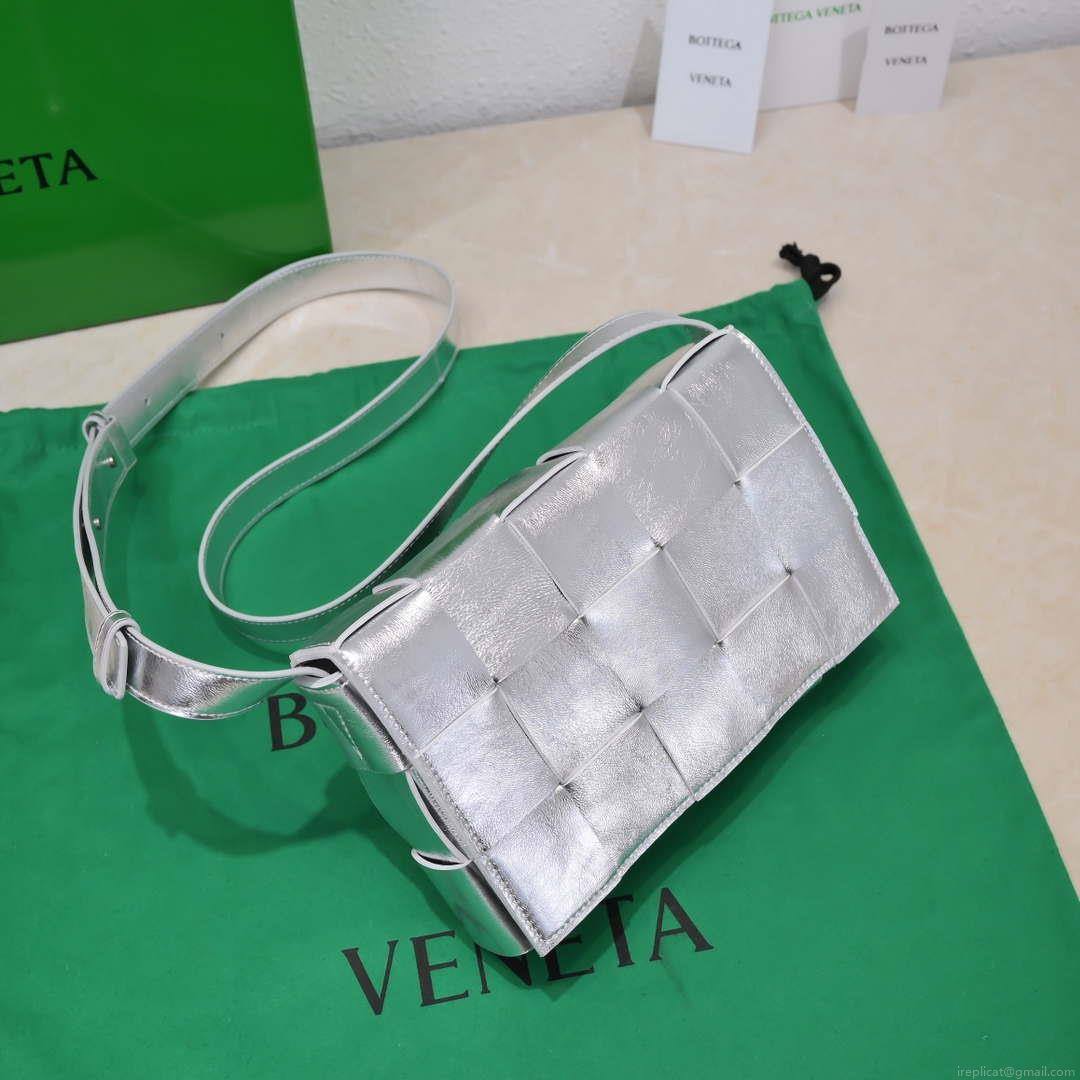 Bottega Veneta BV 578004 Cassette Cross-body bag soft lambskin leather Silver