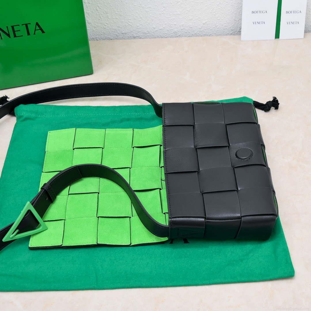 Bottega Veneta BV 578004 Cassette Cross-body bag soft lambskin leather BV89907