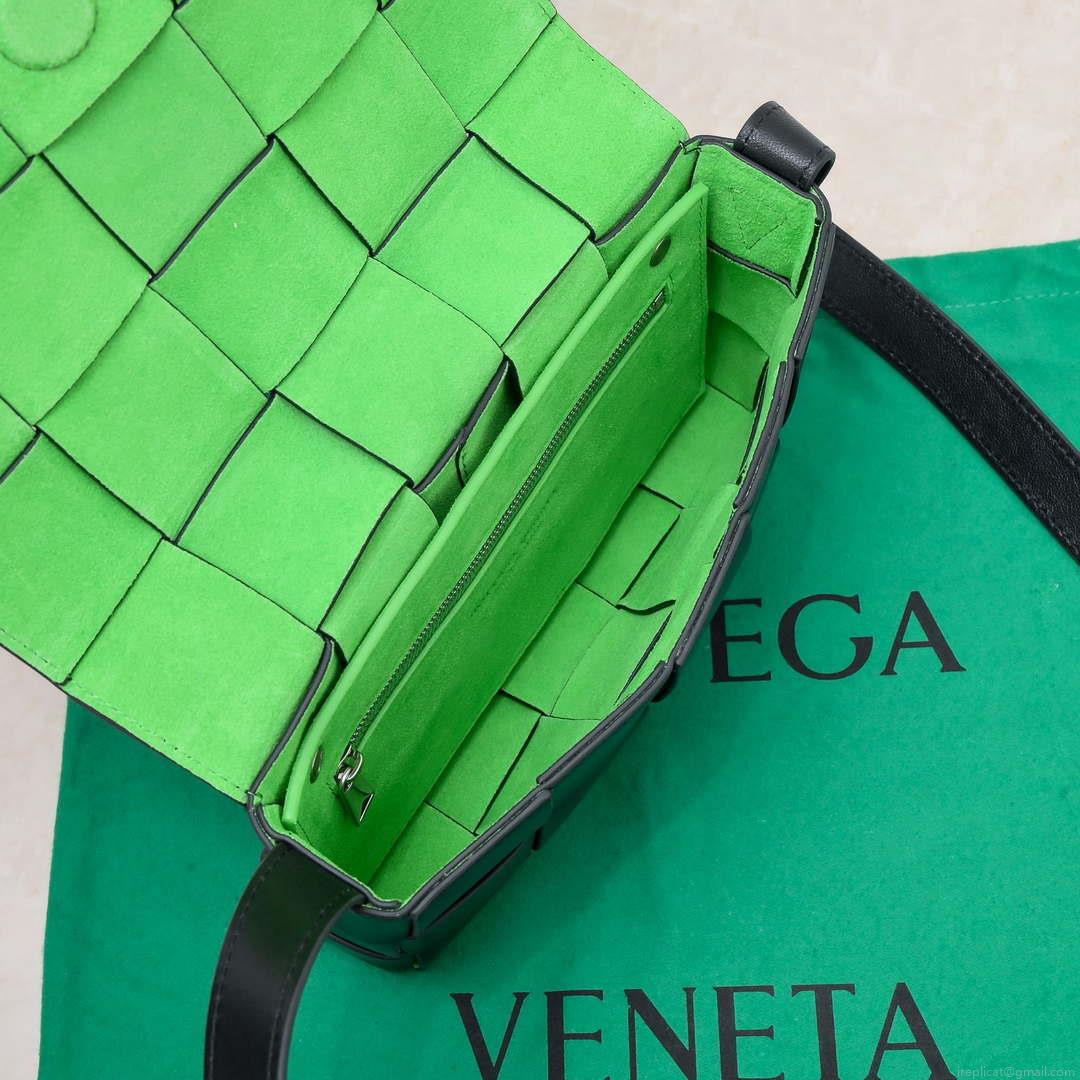 Bottega Veneta BV 578004 Cassette Cross-body bag soft lambskin leather BV89907