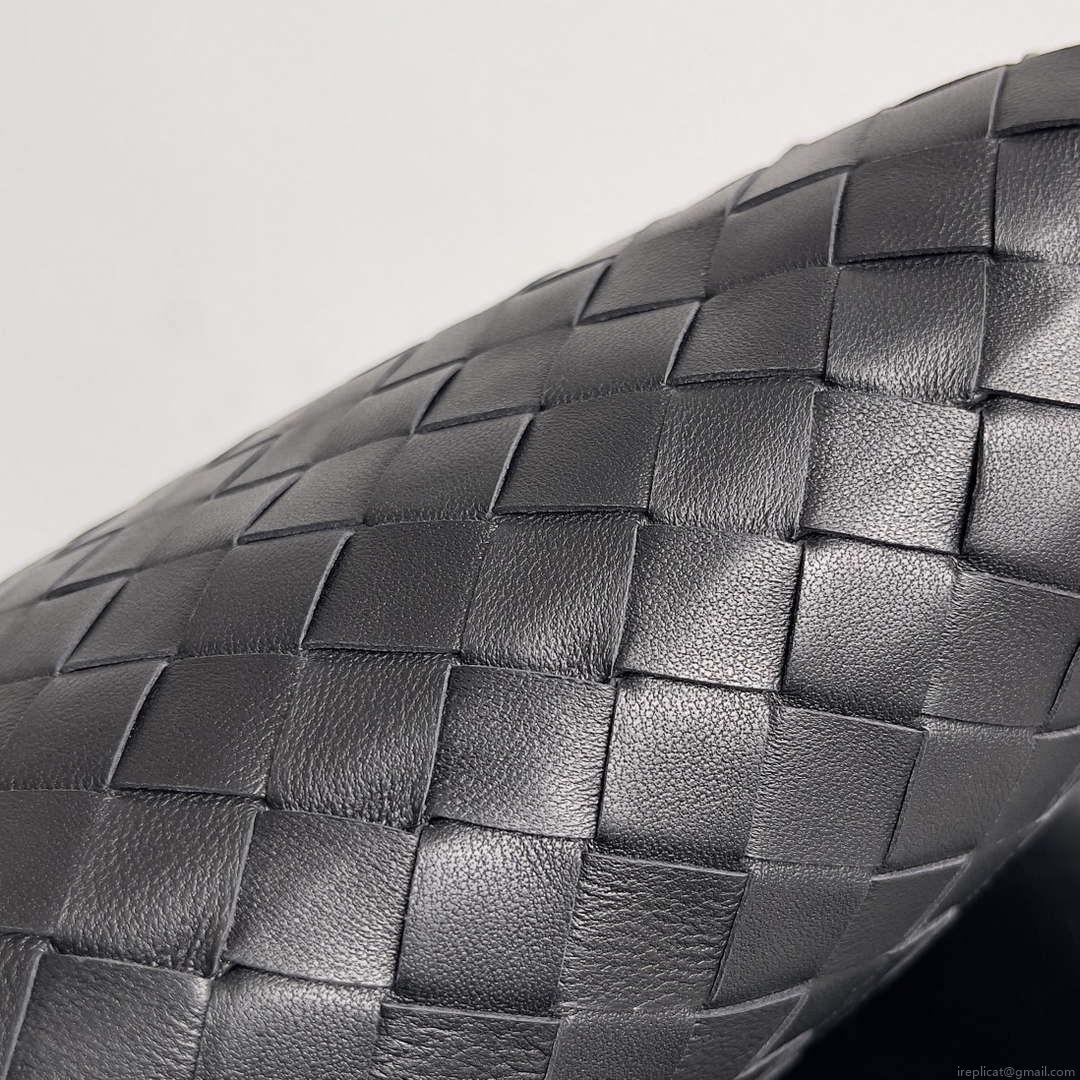Bottega Veneta BV 763966 Small Hop oyster Bag Black