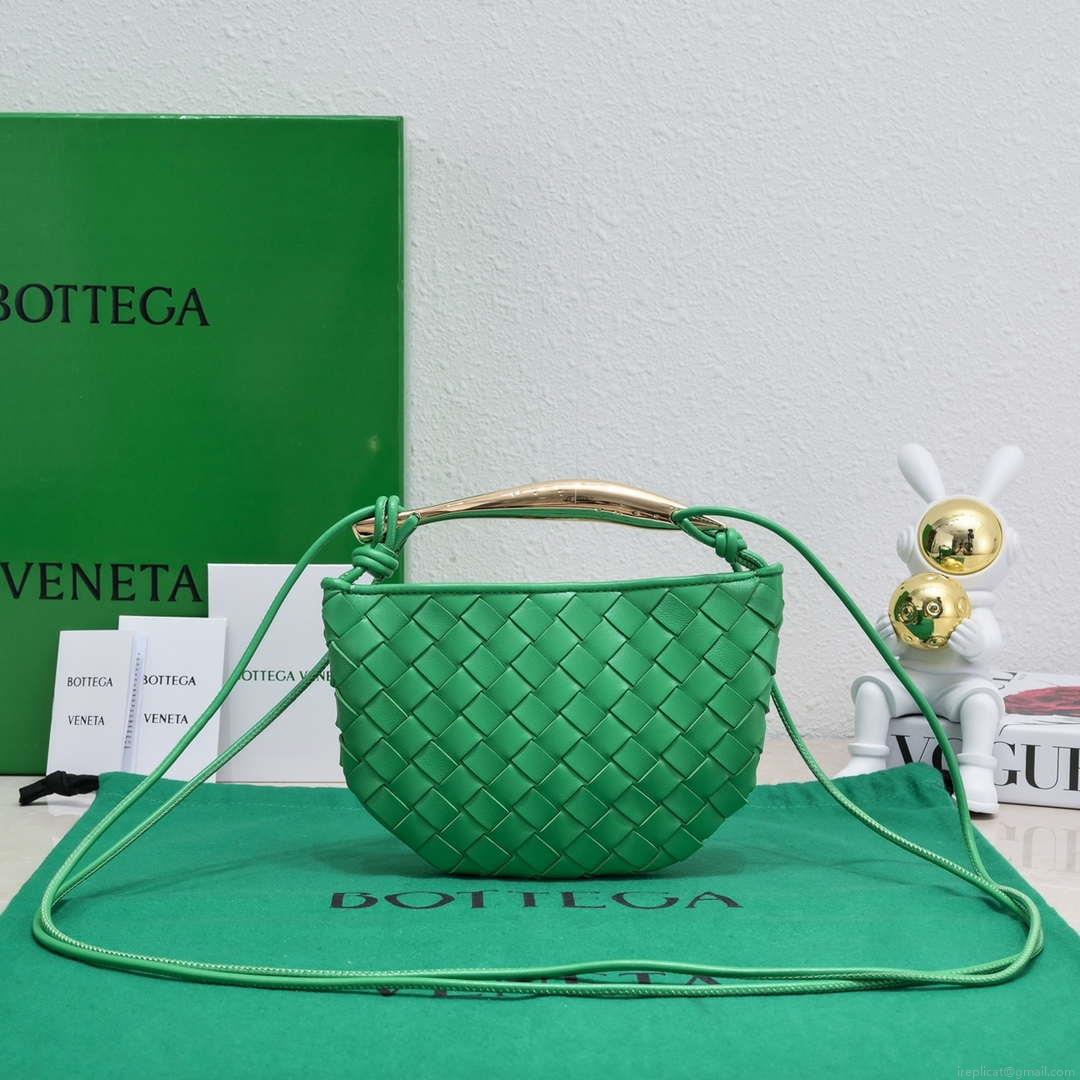 Bottega Veneta BV 744267 Mini Sardine Cross-body bag realised with Intrecciato Green