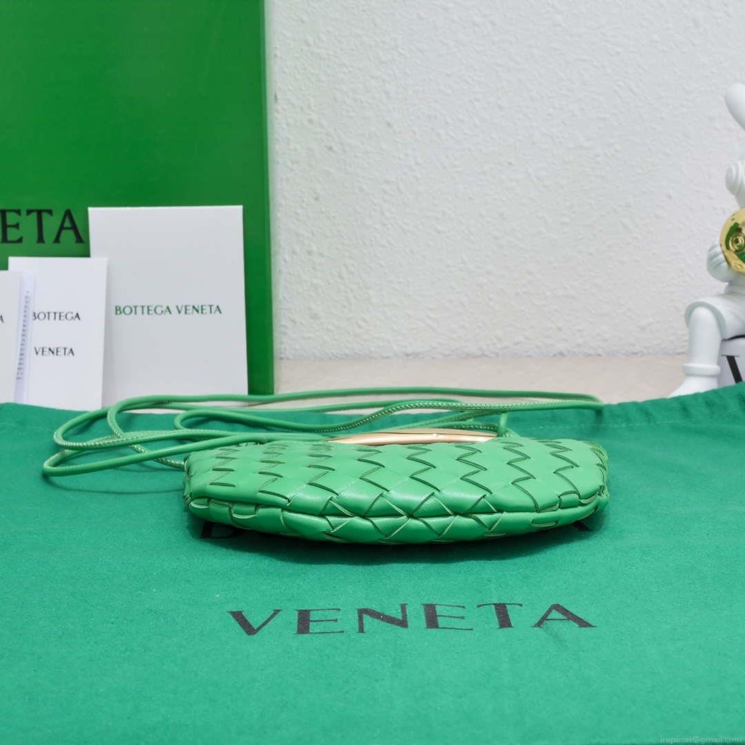 Bottega Veneta BV 744267 Mini Sardine Cross-body bag realised with Intrecciato Green