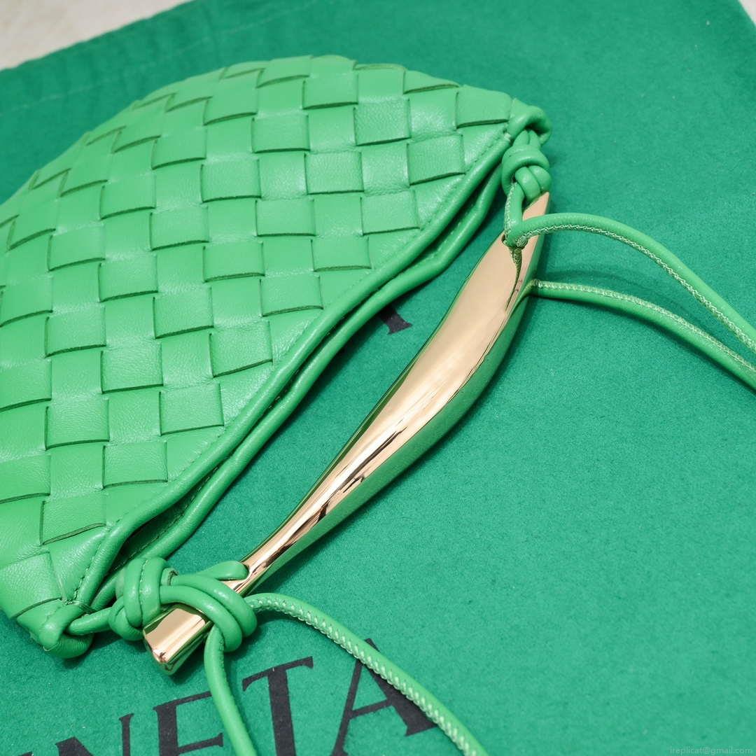 Bottega Veneta BV 744267 Mini Sardine Cross-body bag realised with Intrecciato Green