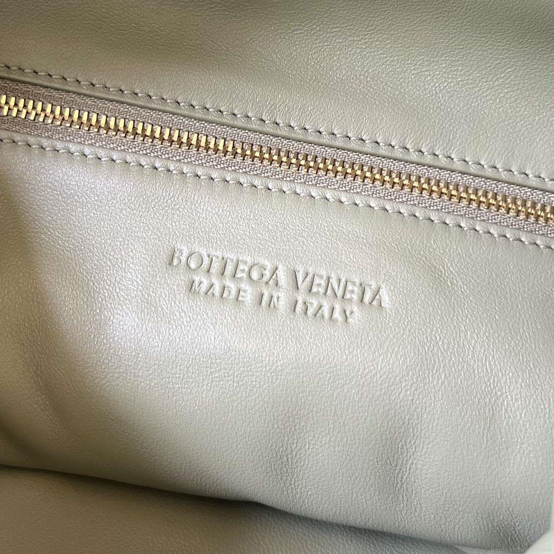Bottega Veneta BV 763970 Large Hop Fondant Bag Green grass