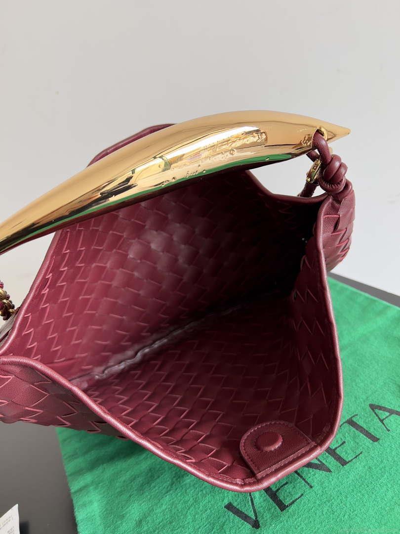 Bottega Veneta BV 776768 Sardine With Chain Red