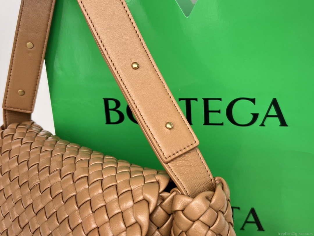 Bottega Veneta BV 709418 Small Cobble Shoulder Bag Tan