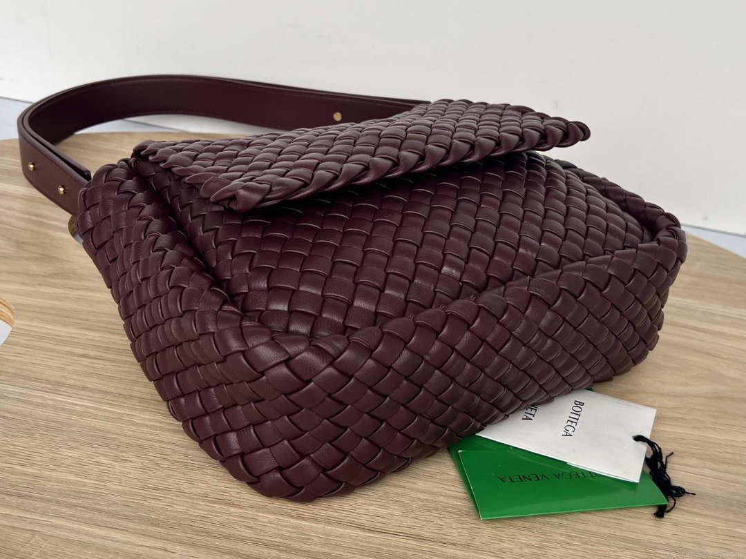 Bottega Veneta BV 709418 Small Cobble Shoulder Bag Wine Red