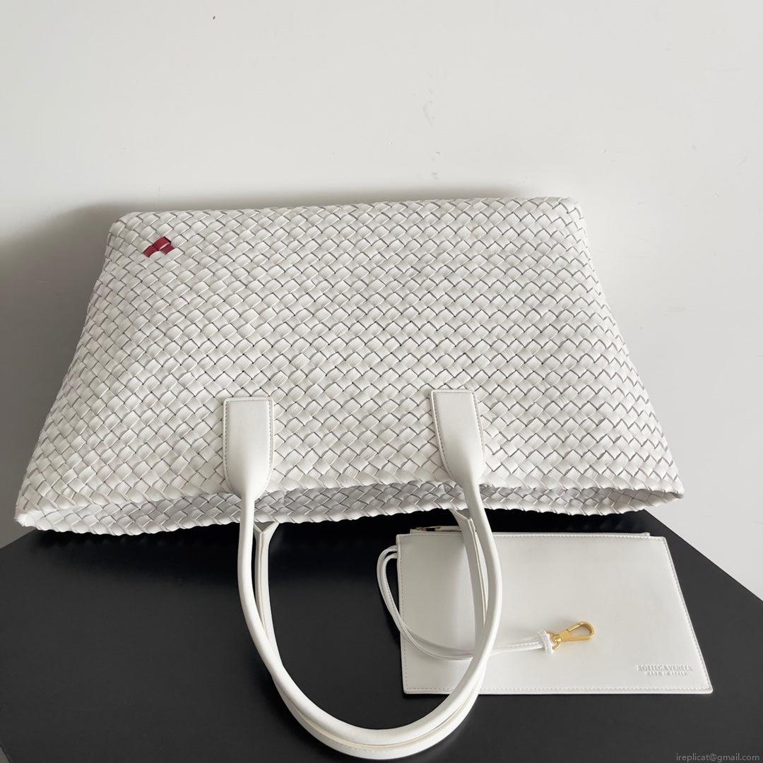 Bottega Veneta BV 608811 Large Cabat Bag Bv0010