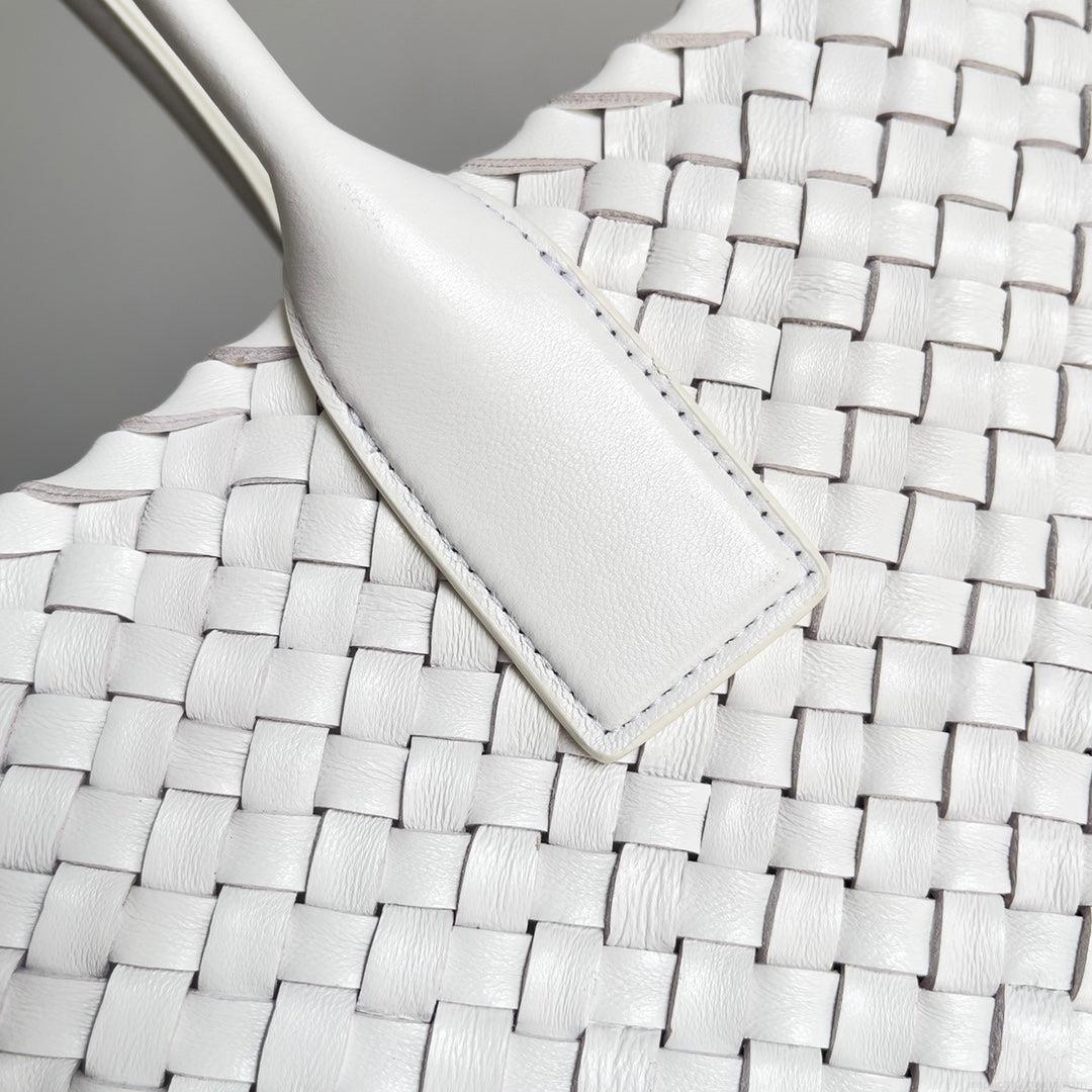 Bottega Veneta BV 608811 Large Cabat Bag Bv0012