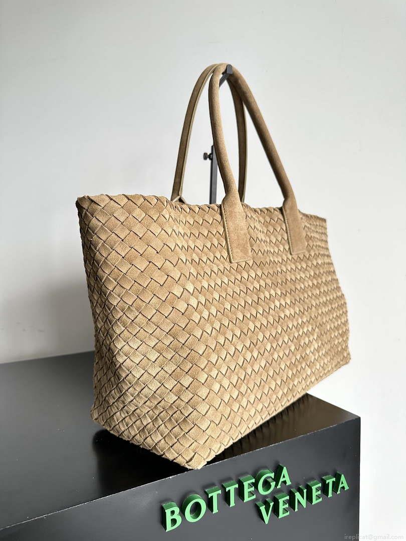 Bottega Veneta BV 608811 Large Cabat Bag Bv0014