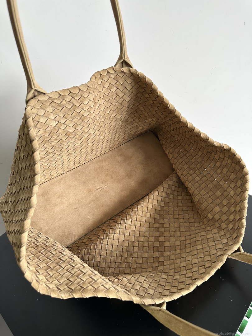 Bottega Veneta BV 608811 Large Cabat Bag Bv0014