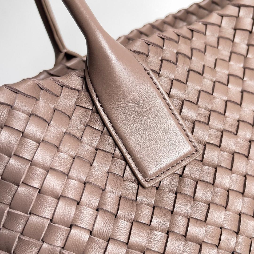 Bottega Veneta BV 608811 Large Cabat Bag Bv0016