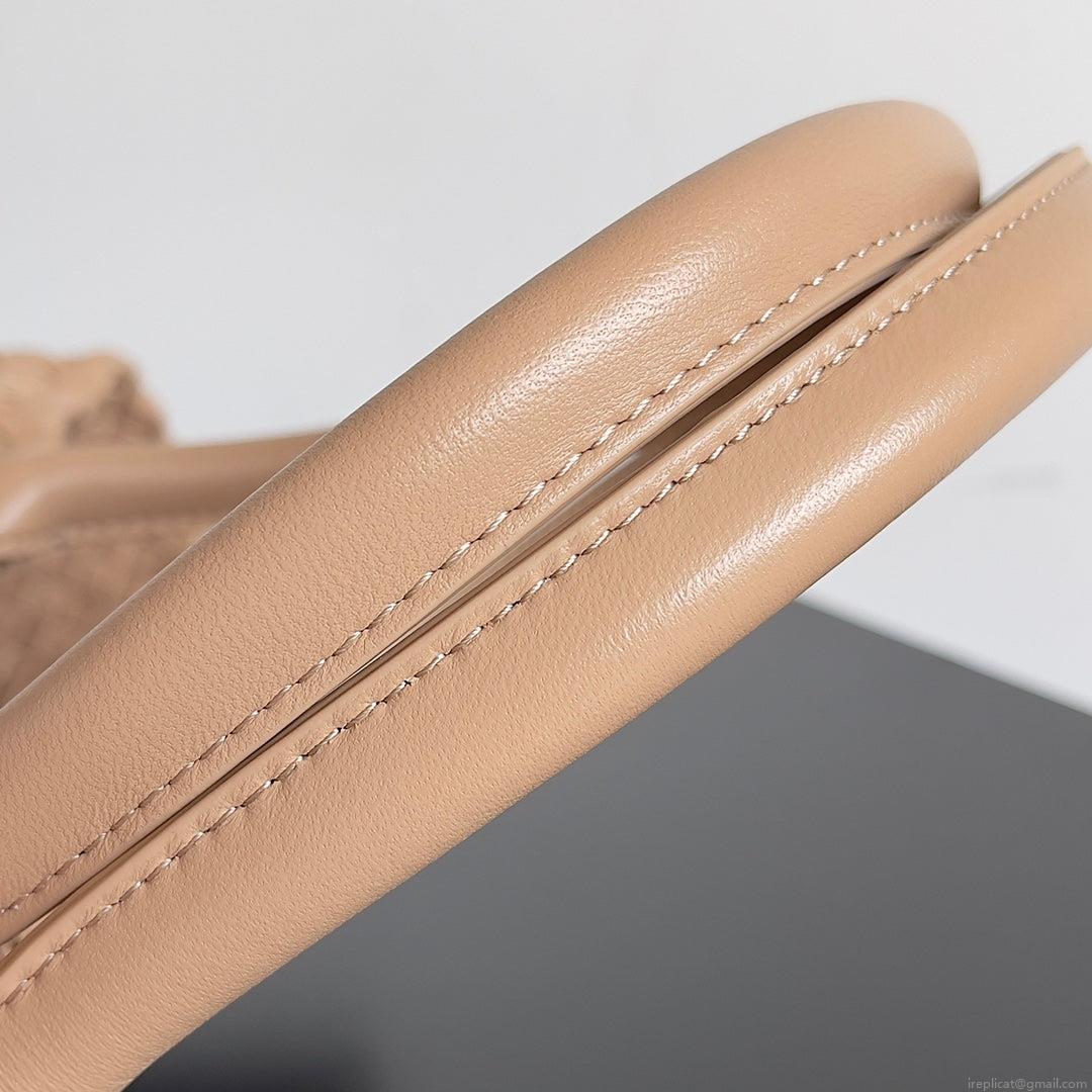 Bottega Veneta BV 608811 Large Cabat Bag Bv0017