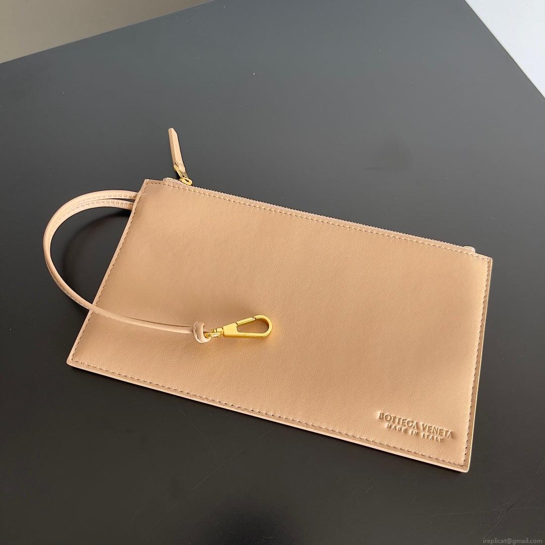 Bottega Veneta BV 608811 Large Cabat Bag Bv0017