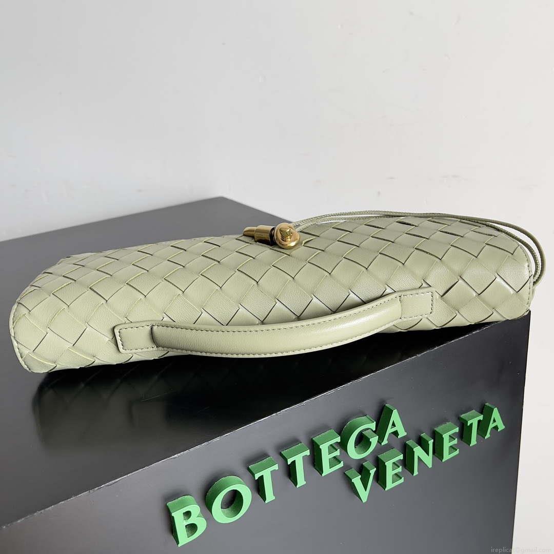 Bottega Veneta BV 741511 Long Clutch Andiamo With Handle Emerald Green