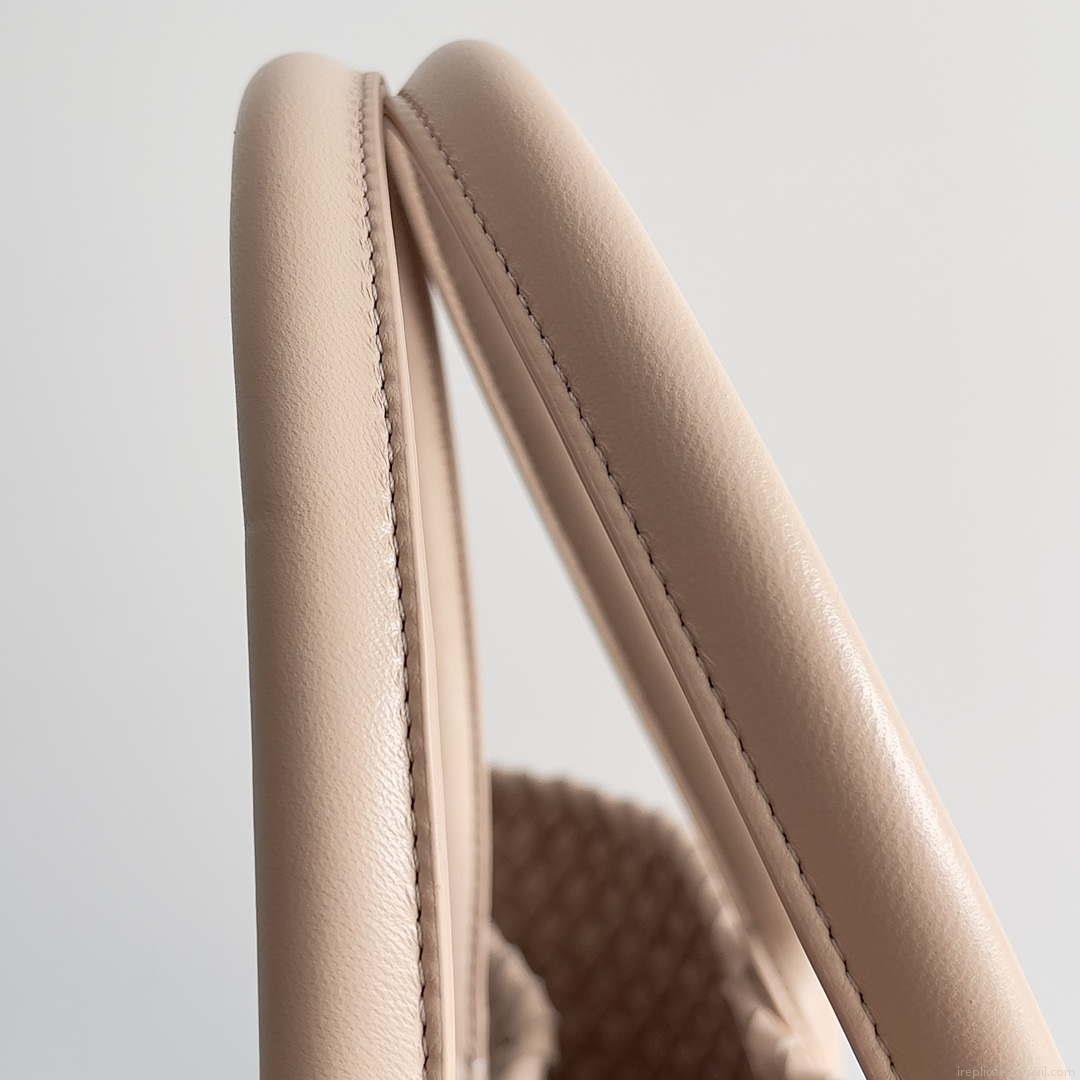 Bottega Veneta BV 608811 Large Cabat Bag Bv0025