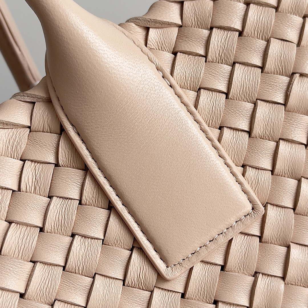 Bottega Veneta BV 608811 Large Cabat Bag Bv0025