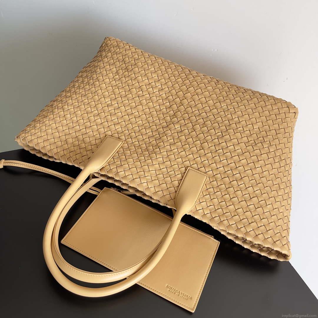 Bottega Veneta BV 608811 Large Cabat Bag Bv0027