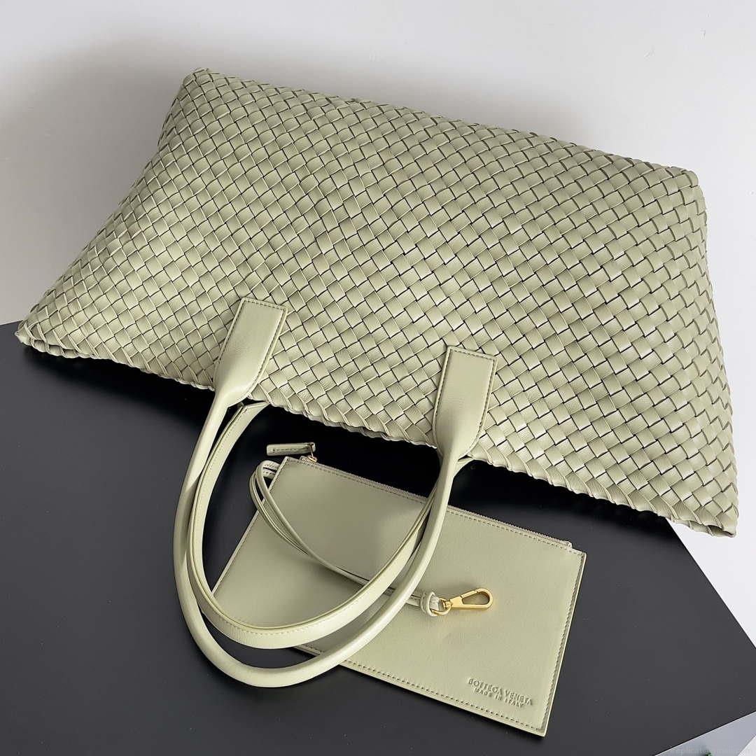 Bottega Veneta BV 608811 Large Cabat Bag Bv0028