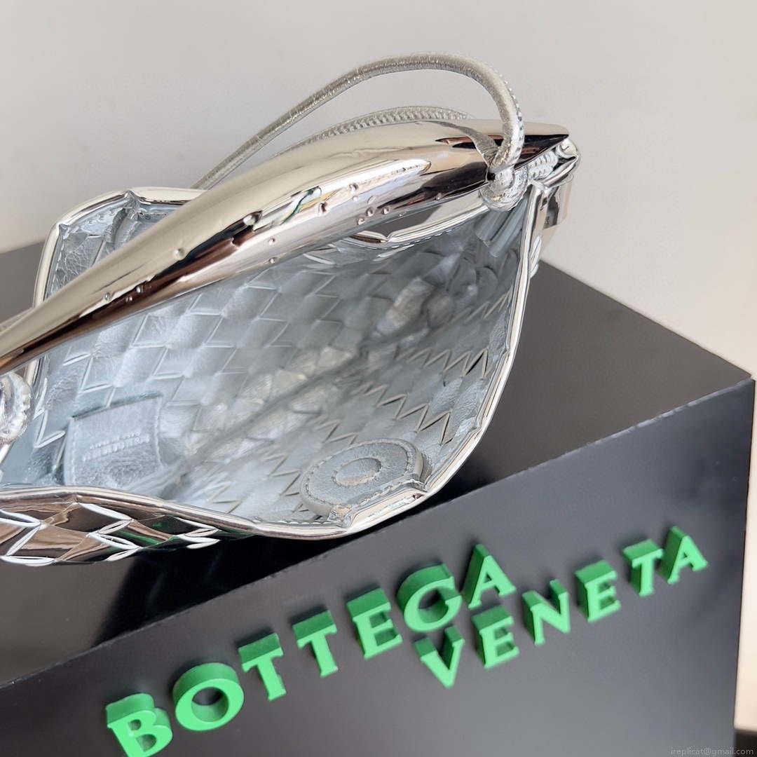 Bottega Veneta Mini Sardine Cross-body bag realised with Intrecciato Silver Hardware BV 744267