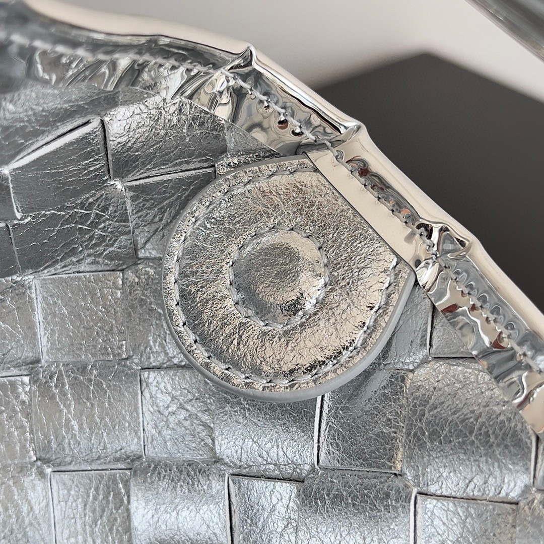 Bottega Veneta Mini Sardine Cross-body bag realised with Intrecciato Silver Hardware BV 744267