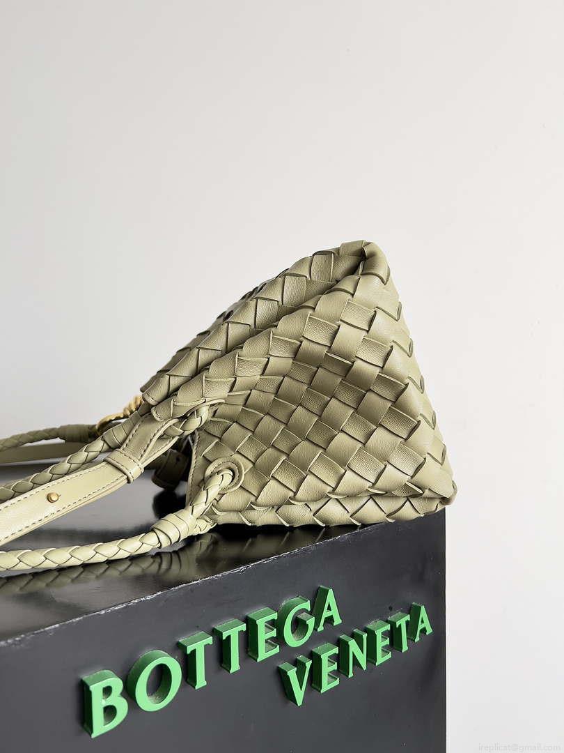 Bottega Veneta BV 796569VCPPT2190 Small Andiamo Parachute Green