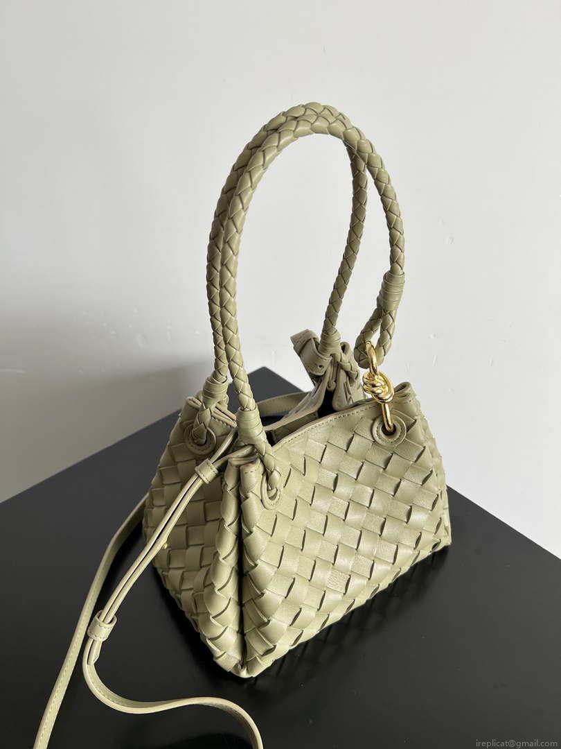 Bottega Veneta BV 796569VCPPT2190 Small Andiamo Parachute Green