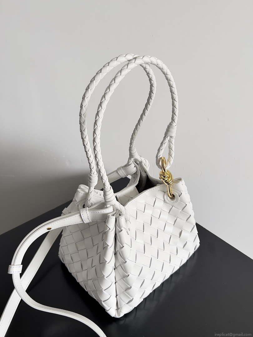 Bottega Veneta BV 796569VCPPT8060 Small Andiamo Parachute White