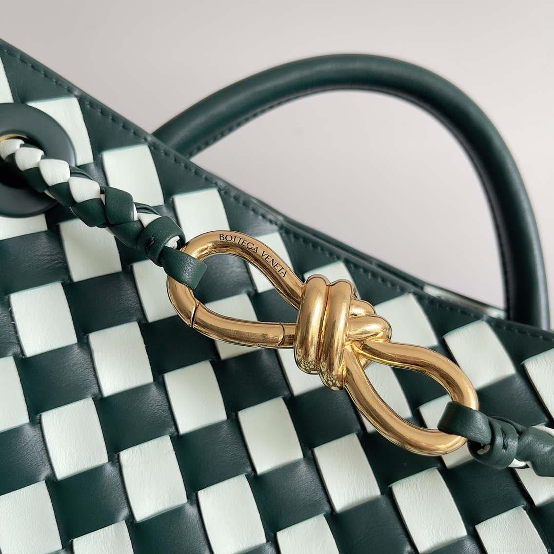 Bottega Veneta BV 779152 Small Andiamo green & White