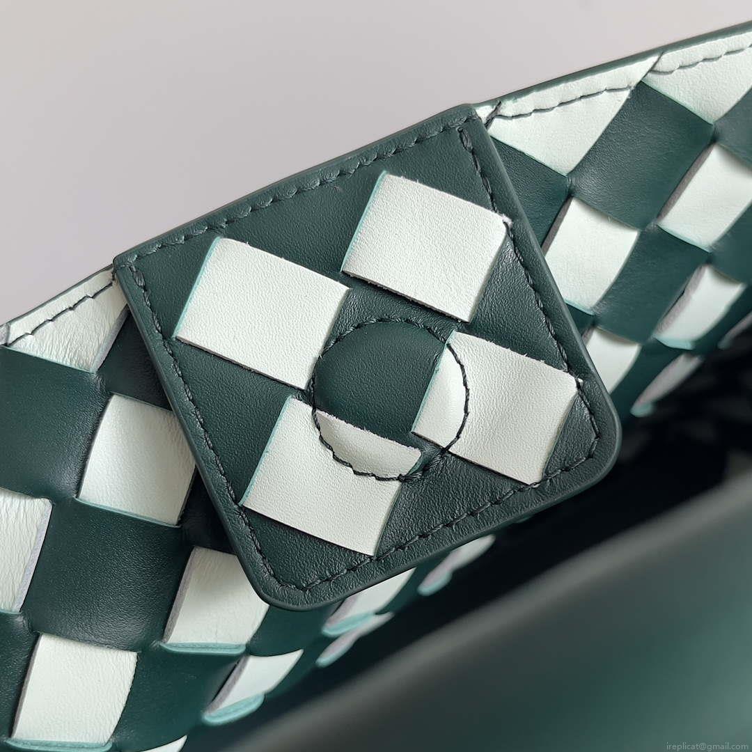 Bottega Veneta BV 779152 Small Andiamo green & White