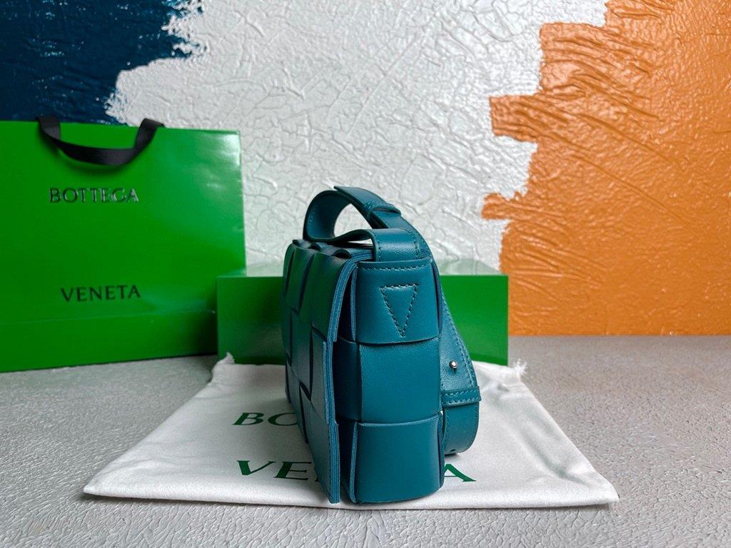 Bottega Veneta BV 578004 Cassette Cross-body Bag 58890 Dark Blue