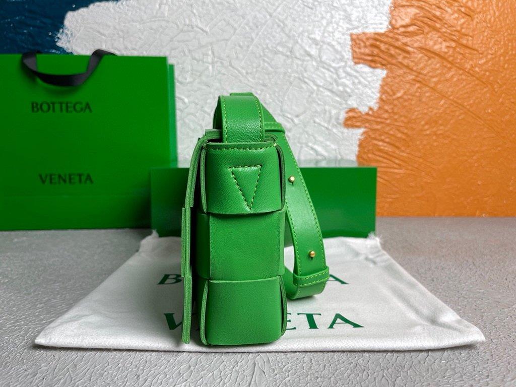 Bottega Veneta BV 578004 Cassette Cross-body Bag 58890 Green