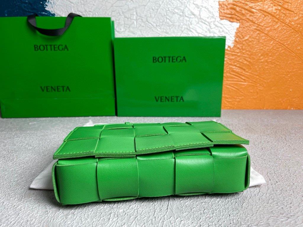 Bottega Veneta BV 578004 Cassette Cross-body Bag 58890 Green