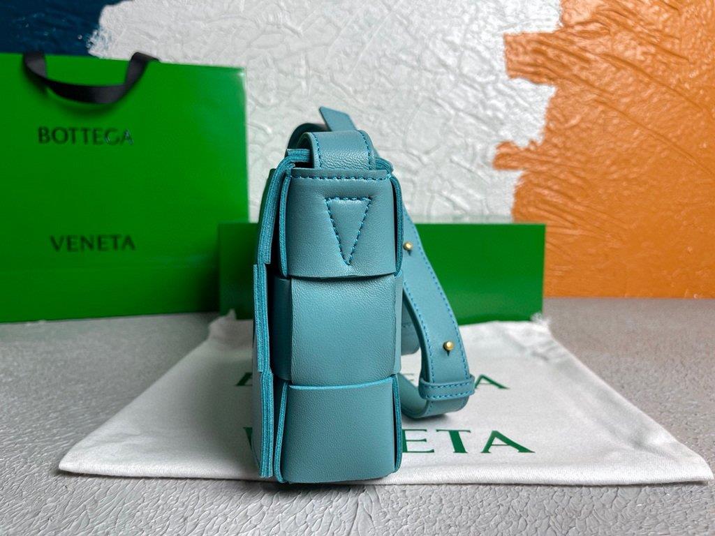 Bottega Veneta BV 578004 Cassette Cross-body Bag 58890 Light Blue
