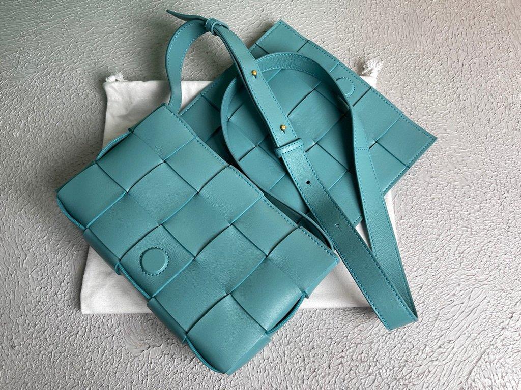 Bottega Veneta BV 578004 Cassette Cross-body Bag 58890 Light Blue
