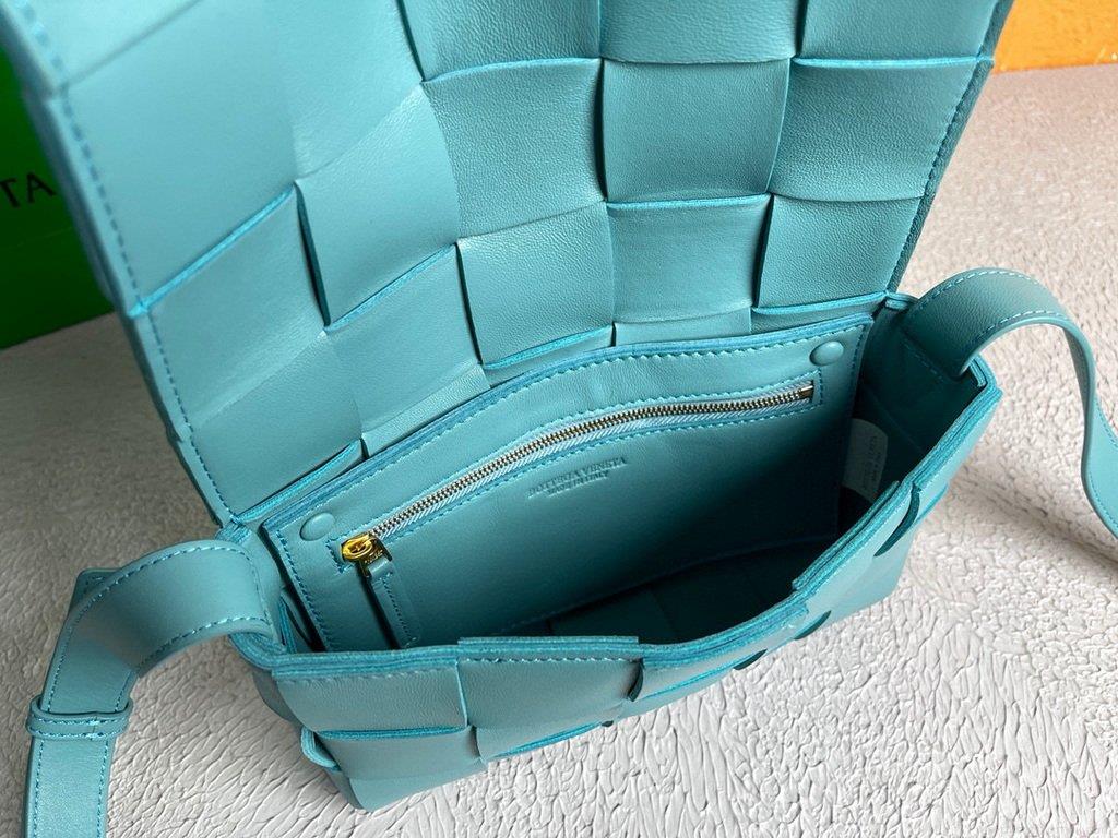 Bottega Veneta BV 578004 Cassette Cross-body Bag 58890 Light Blue