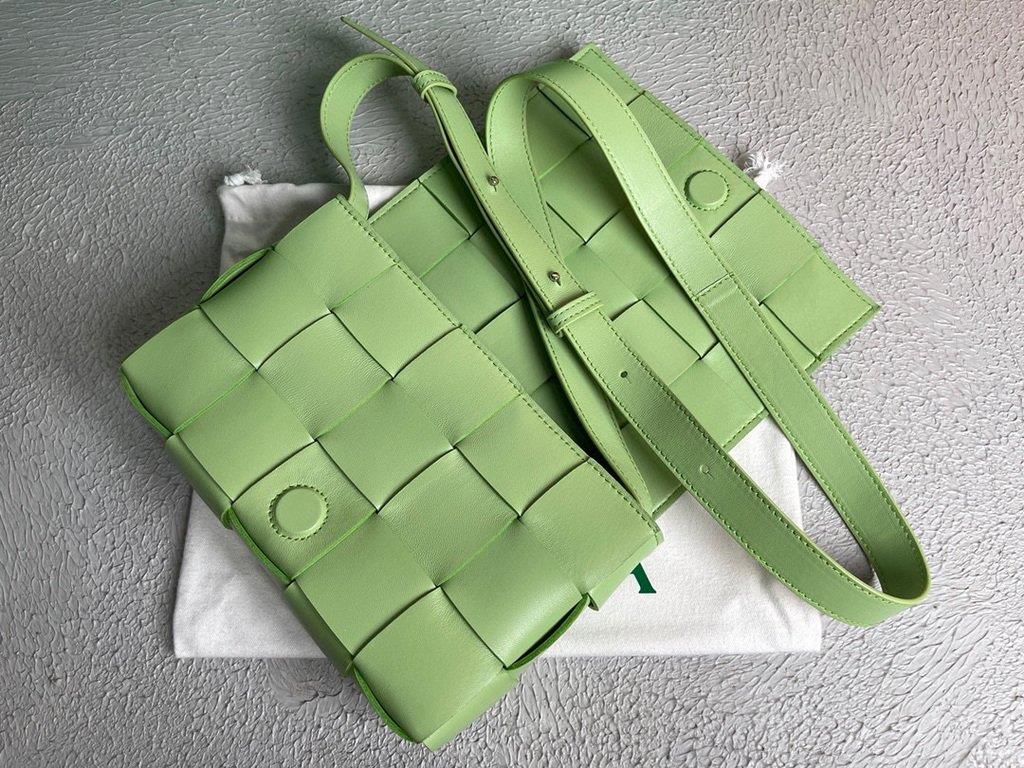 Bottega Veneta BV 578004 Cassette Cross-body Bag 58890 Light Green