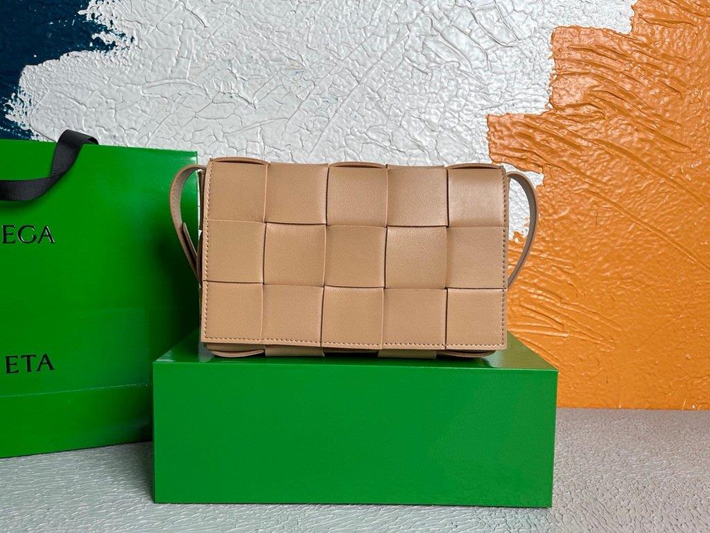Bottega Veneta BV 578004 Cassette Cross-body Bag 58890 Nude