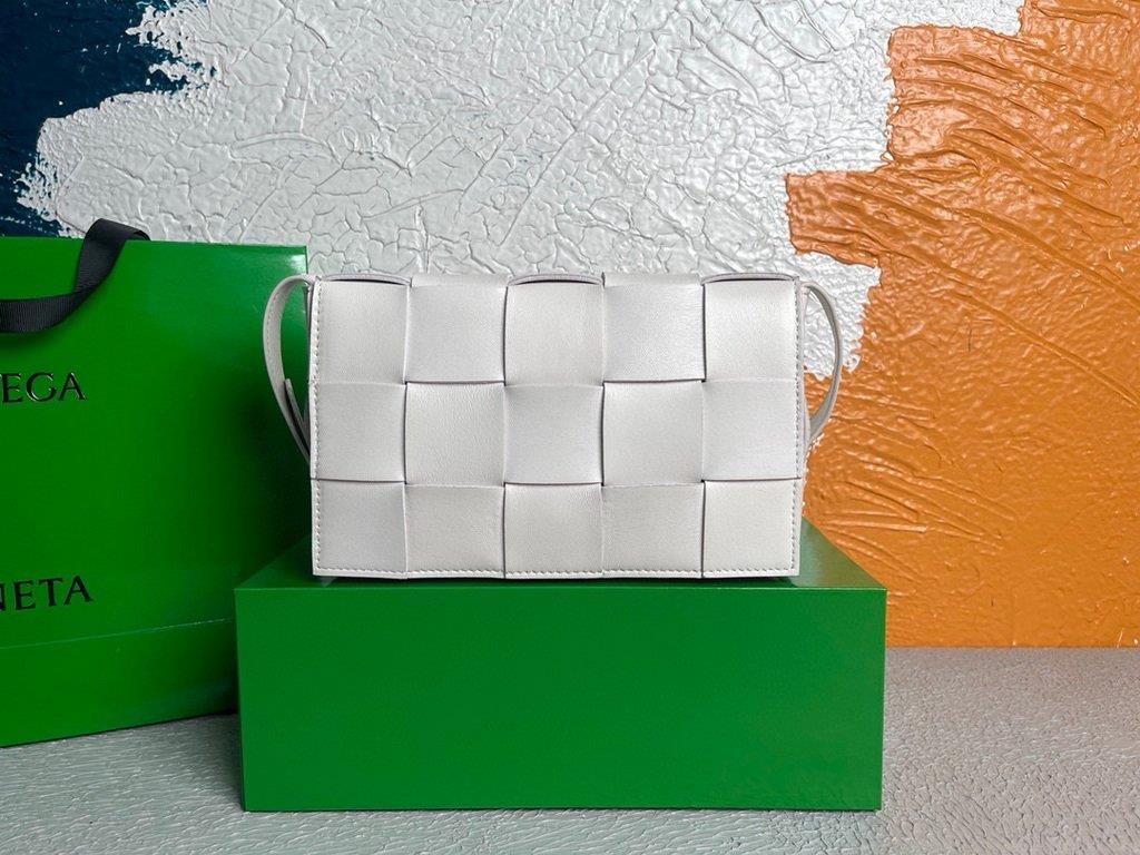 Bottega Veneta BV 578004 Cassette Cross-body Bag 58890 White